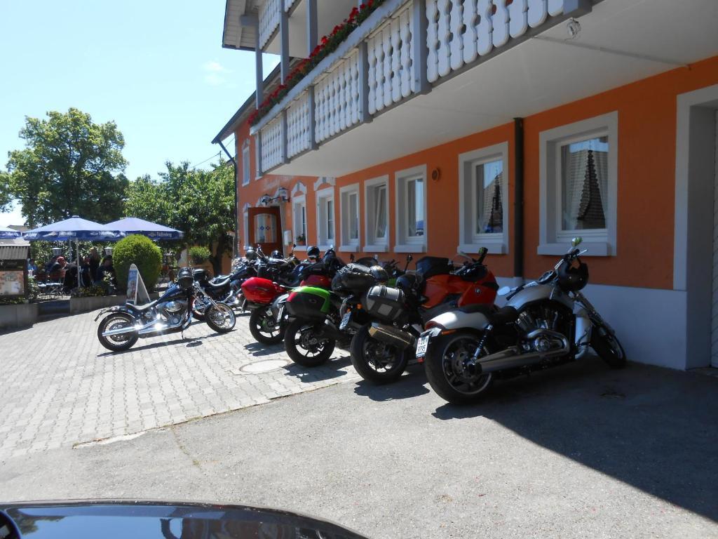 Hotel Landgasthof Schützen Tengen Exterior foto