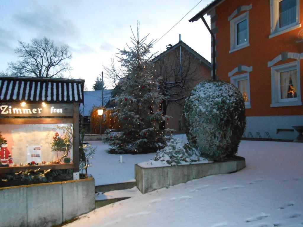 Hotel Landgasthof Schützen Tengen Exterior foto